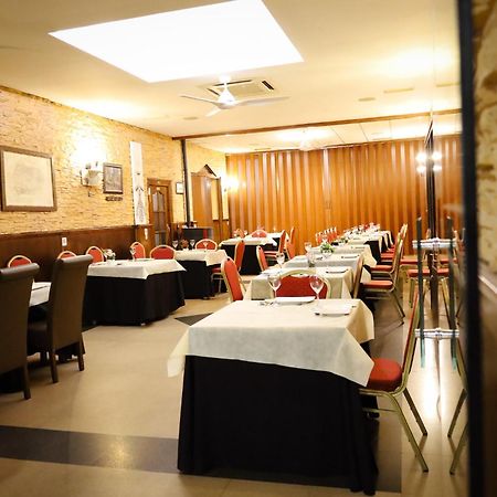 Hospedium Dlj Hostal Ben Nassar Arjona Bagian luar foto