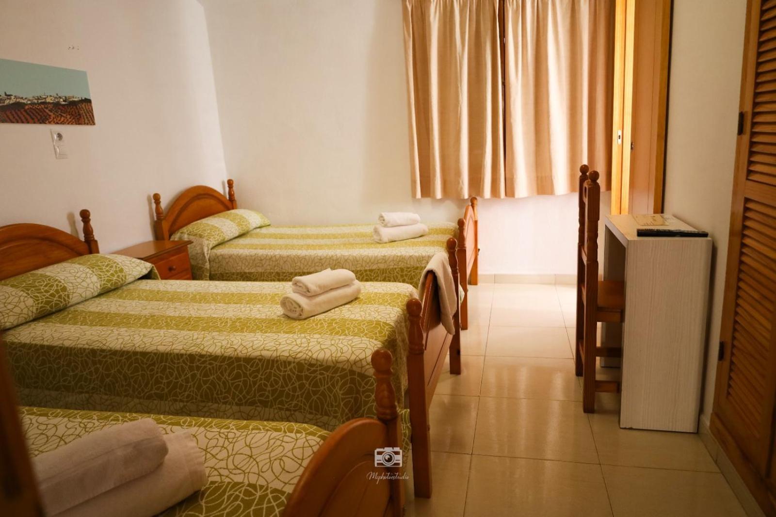 Hospedium Dlj Hostal Ben Nassar Arjona Bagian luar foto