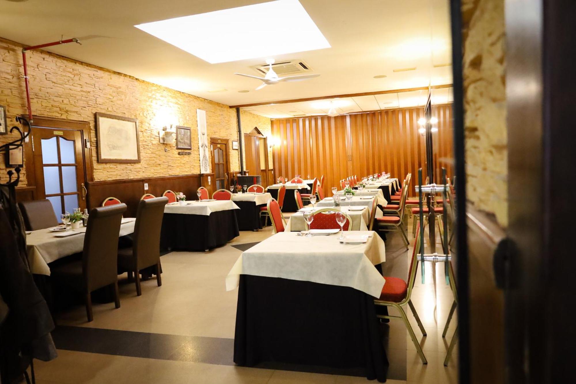 Hospedium Dlj Hostal Ben Nassar Arjona Bagian luar foto